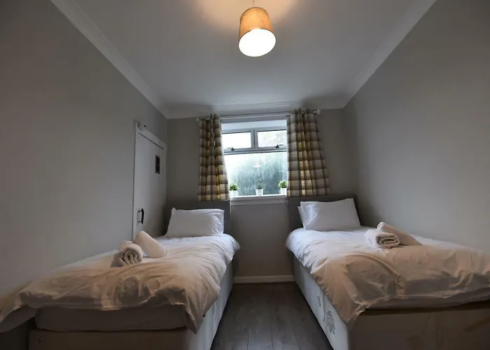 Sighthill 3 Bedrooms With Private Garden