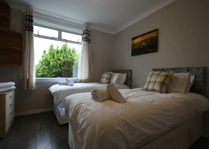 Sighthill 3 Bedrooms With Private Garden