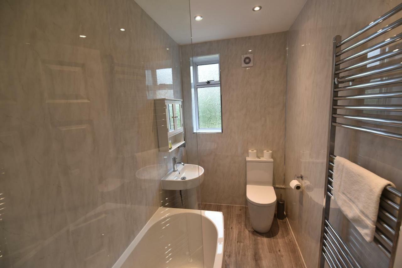 Sighthill 3 Bedrooms With Private Garden * Edimburgo
